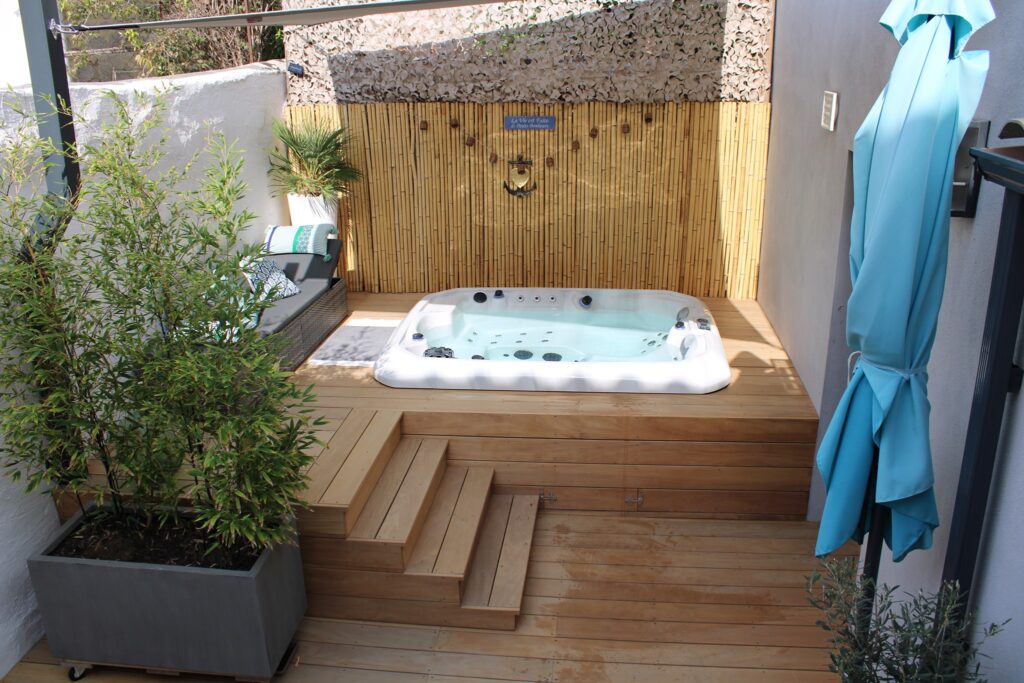 Réalisation 3 de Magasin MCR Piscines et spa Caissargues