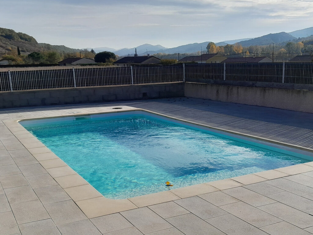 Réalisation 1 de Magasin Labaume Piscines Saint-Jean-du-Falga