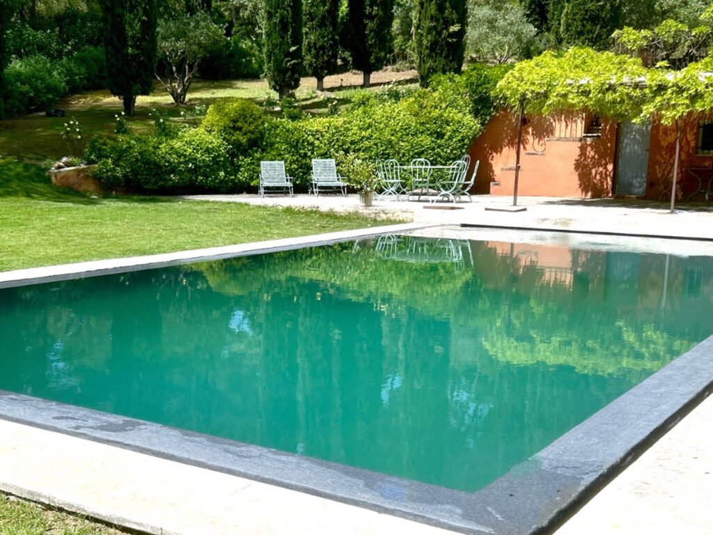 Réalisation 4 de Magasin DML piscines Bouc-Bel-Air
