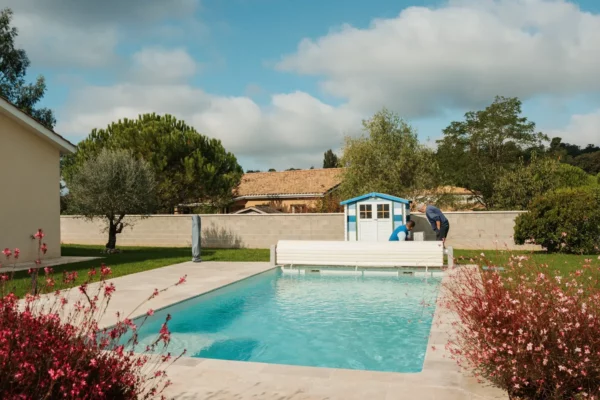 Spécialiste piscine sur-mesure Swindo piscine et spa