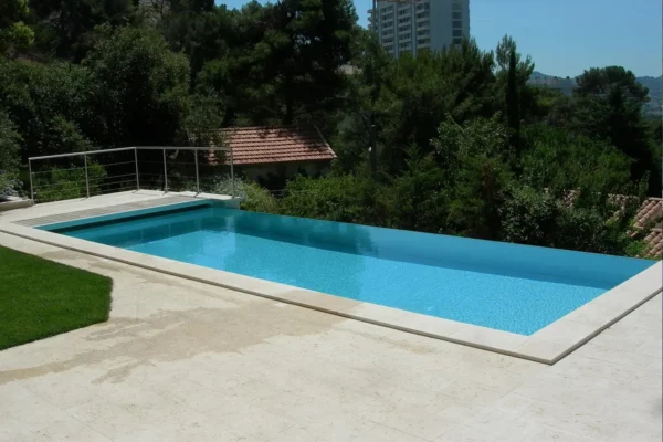 Construction piscine miroir Aqua Soft Piscines et Spa Marseille