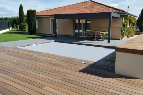 Constructeur piscine Essentiel Piscine et Spa Cournon-d'Auvergne