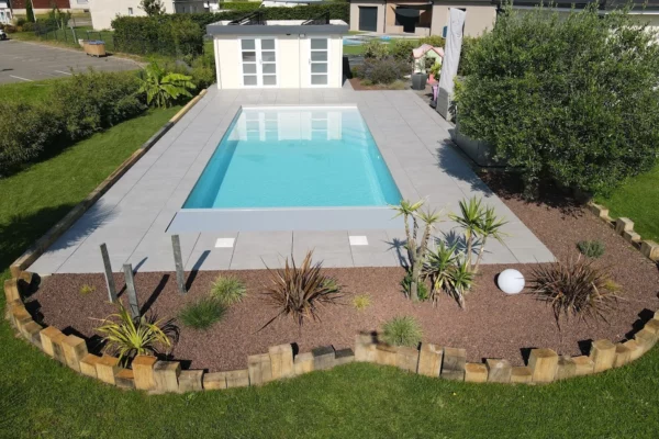 Construction piscine coque Devillard Paysages Piscines Curdin