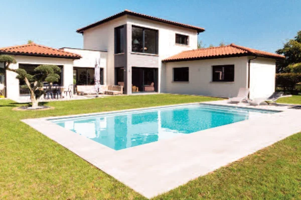 Installateur piscine béton Gémenos