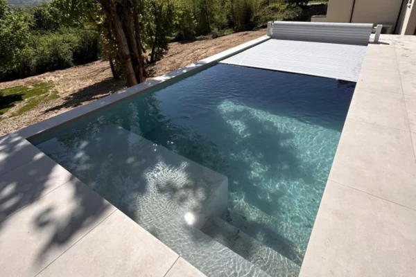 Installation piscine avec volet hors-sol AF Piscines Saint-Genis-Laval