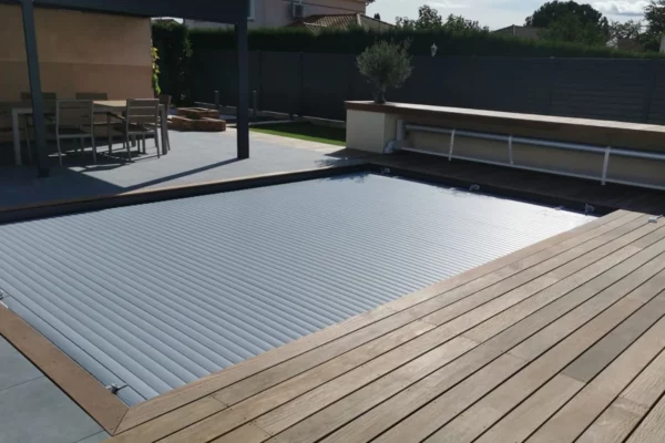 Installation piscine coque Essentiel Piscine et Spa Cournon-d'Auvergne