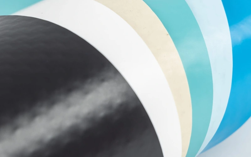 PVC armé piscine : en rouleau ou posé clé en main