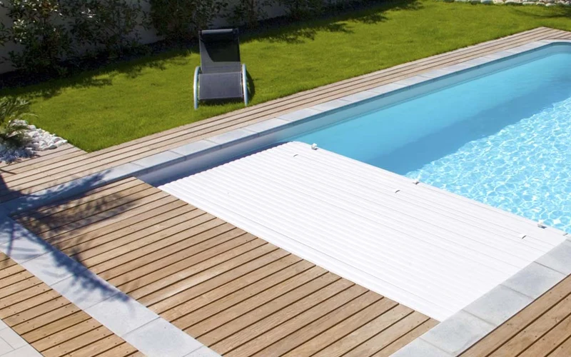 Moderniser une piscine avec volet immergé 1