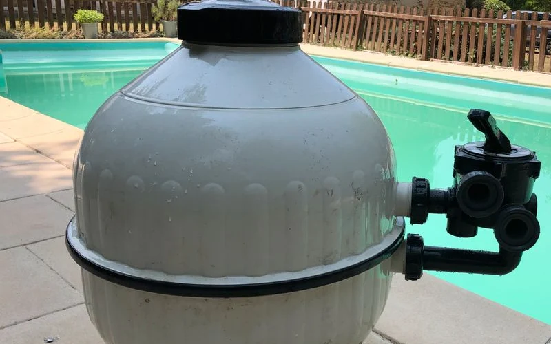 Remplacer filtration chaussette par filtre à sable