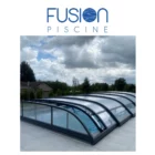 Abri piscine bas Mianso porte cintrée ouverte