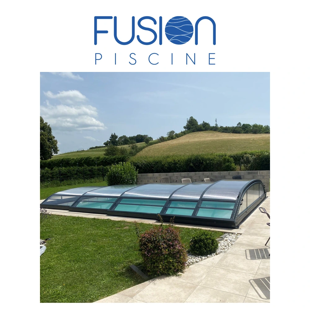 Abri piscine bas télescopique 1 côté transparent 0.7m 1 accès coulissant sur grand module