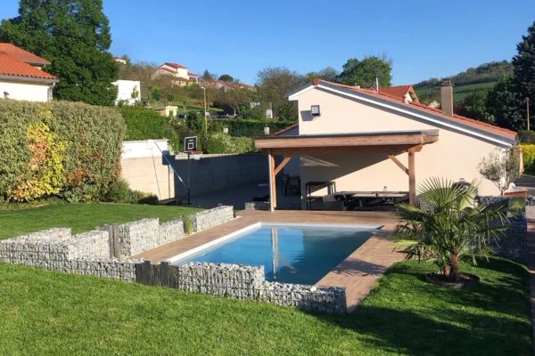 Constructeur piscine Essentiel Piscine et Spa Issoire