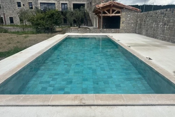 Fabricant piscine béton Aux Piscines du Vivarais Piscines et Spas